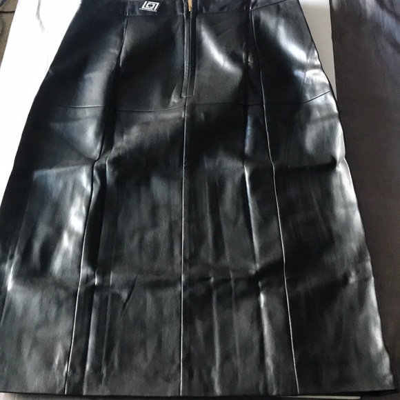 New Liz Claiborne Pleather Pencil Skirt Size 8 - Picture 3 of 6